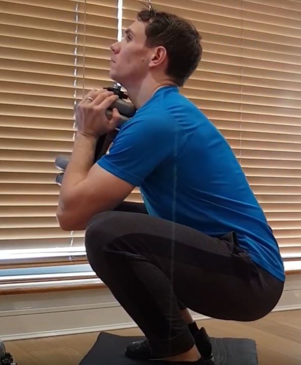 goblet squat at home with dumbell