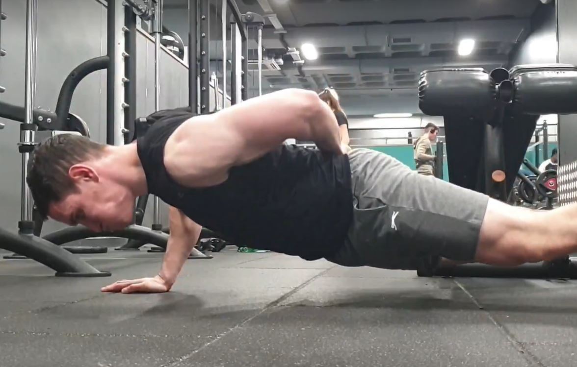 single arm pushup
