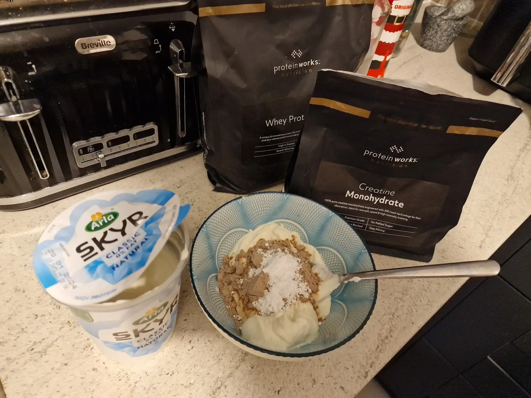 skyr with whey protein and creatine